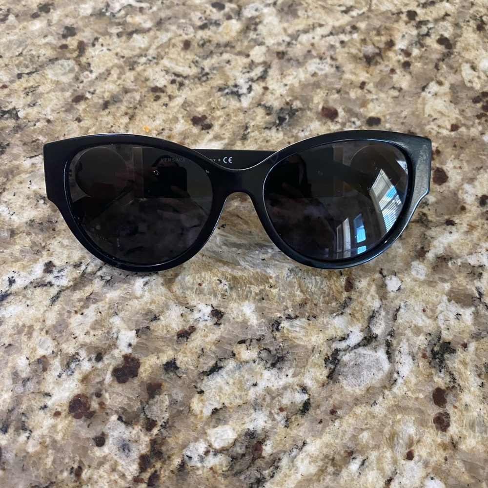 Versace polorized sunglasses